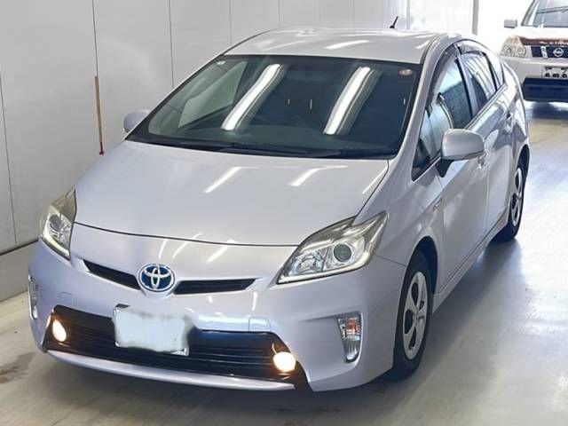 2014 Toyota Prius S Japan auction vehicle