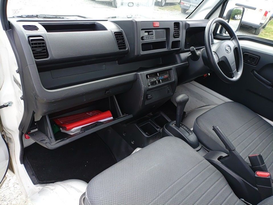 2018 Daihatsu Hijet auction photo 16