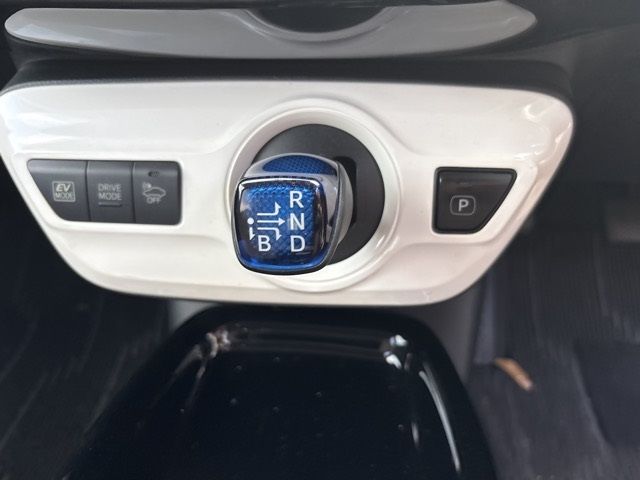 2018 Toyota Prius S Safety Plus auction photo 5
