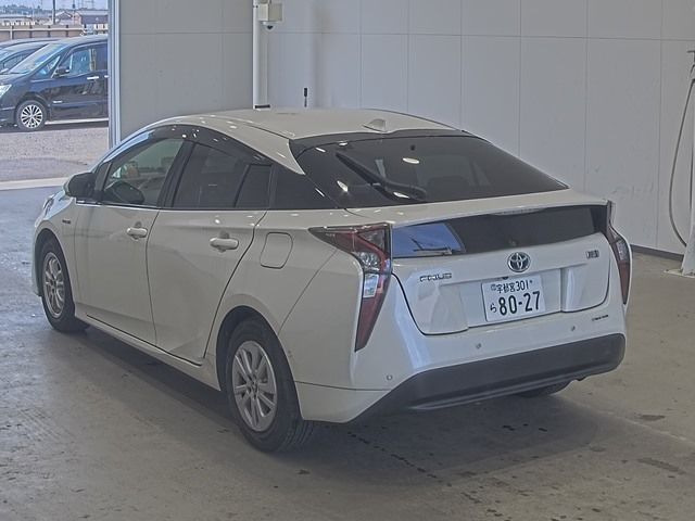 2018 Toyota Prius S セーフティプラス auction photo 2