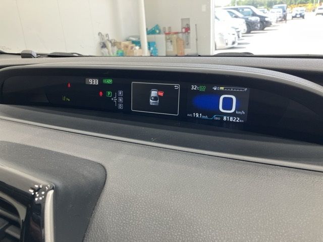 2018 Toyota Prius S Safety Plus auction photo 14