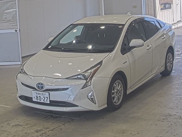 Japan Auction Vehicles 18 2018 Toyota Prius S Safety Plus auction photo