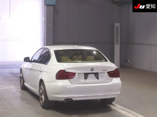2011 BMW 3 Series 325i auction photo 2