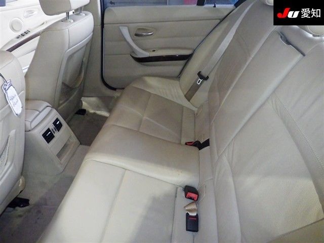 2011 BMW 3 Series 325i auction photo 4