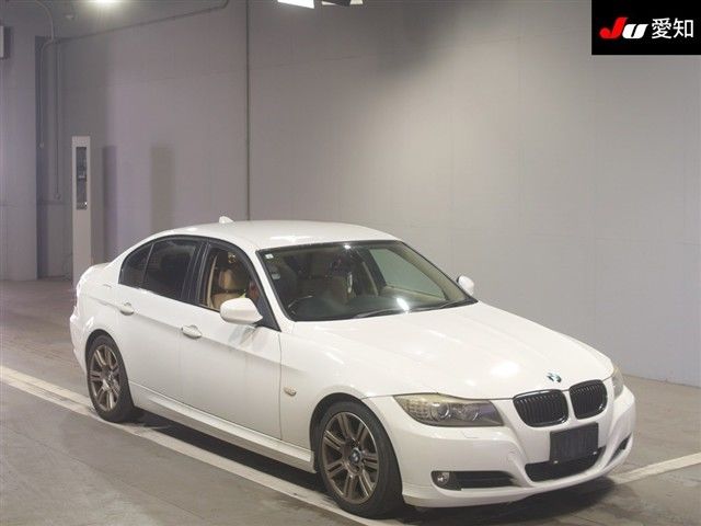 2011 BMW 3 Series 325i Japan auction vehicle