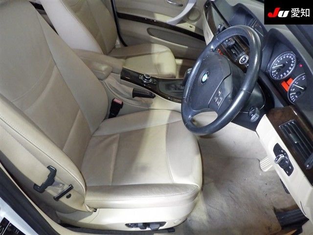 2011 BMW 3 Series 325i auction photo 6