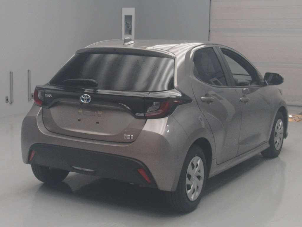 2021 Toyota Yaris Hybrid X auction photo 2