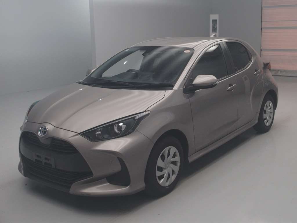 Japan Auction Vehicles 4 2021 Toyota Yaris Hybrid X auction photo