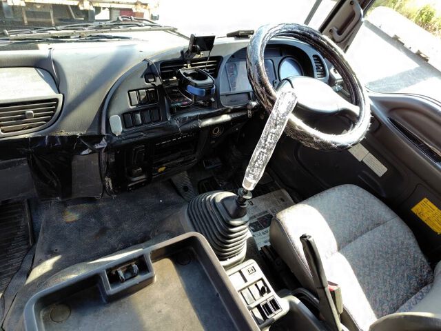 2007 Isuzu Forward dump auction photo 3