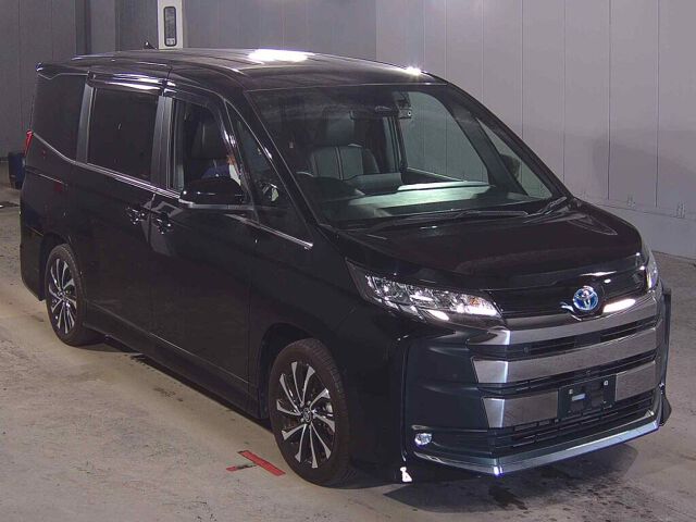 Japan Auction Vehicles 8 2023 Toyota Noah ハイブリッドS-Z auction photo