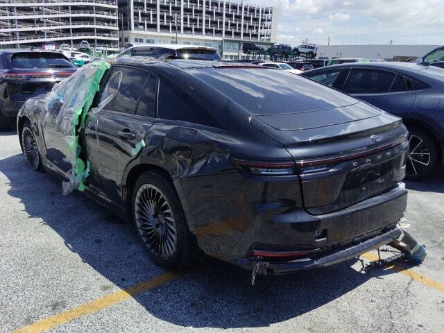 2024 Toyota Crown auction photo 2