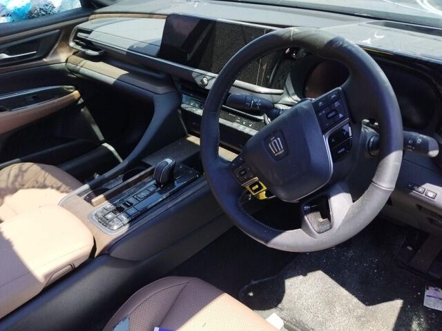 2024 Toyota Crown auction photo 3