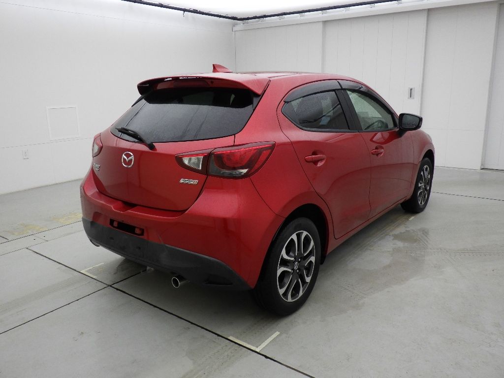 2016 Mazda Demio 4WD XDツーリング auction photo 2