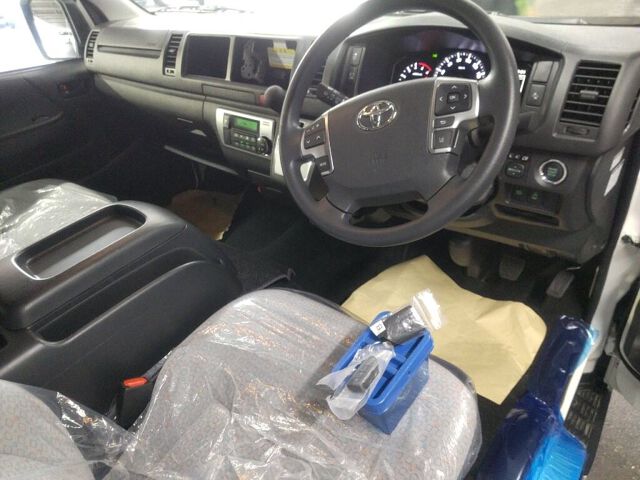 2026 Toyota Hiace スーパーロングGL auction photo 3