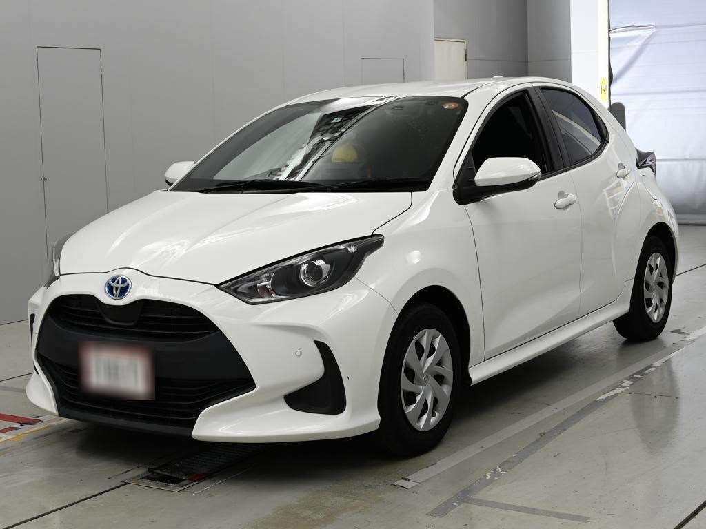 Japan Auction Vehicles 14 2021 Toyota Yaris ハイブリッドX auction photo