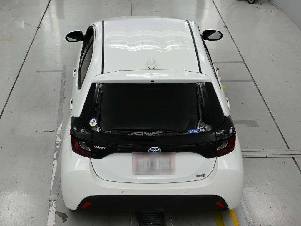 2021 Toyota Yaris ハイブリッドX auction photo 8