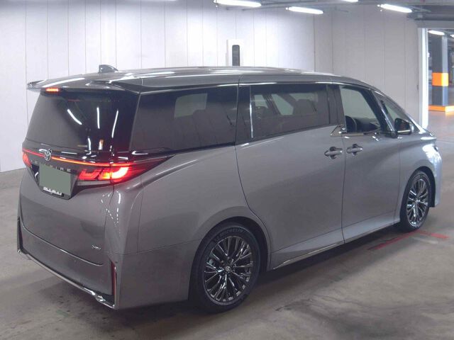 2026 Toyota Vellfire Z Premier auction photo 5