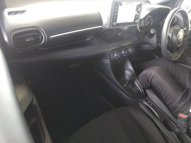 2024 Toyota Yaris X auction photo 3
