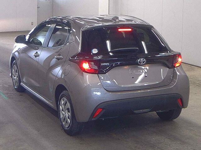 2024 Toyota Yaris X auction photo 2