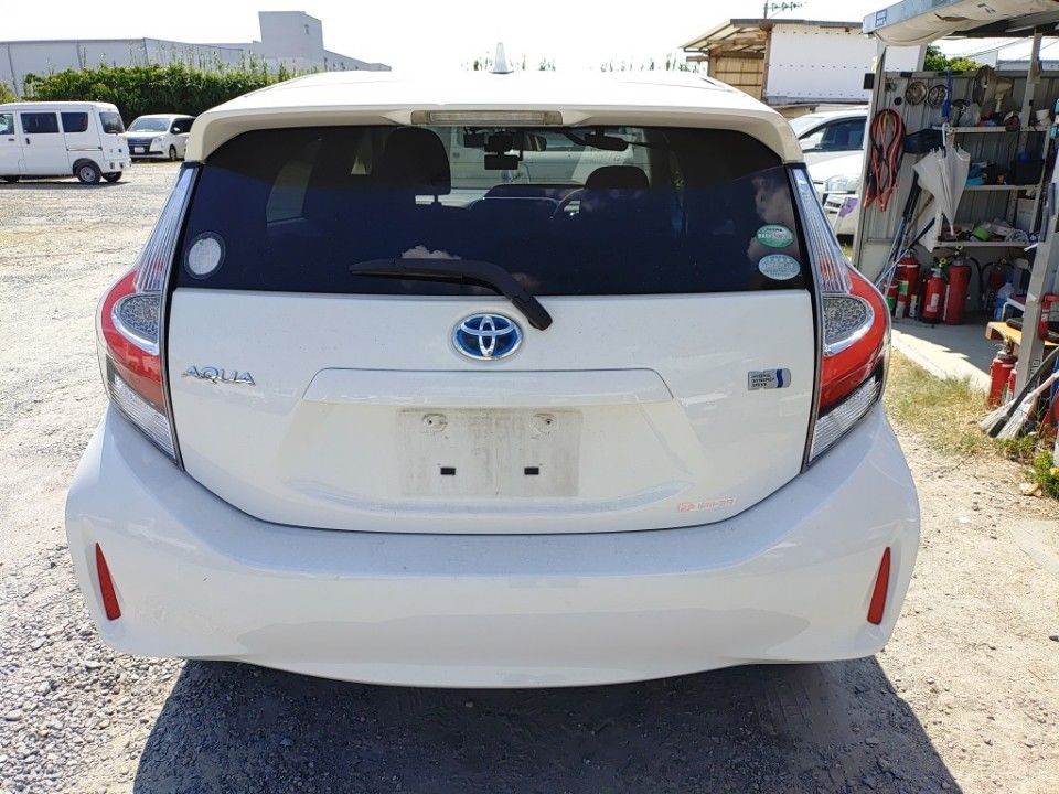 2017 Toyota Aqua auction photo 5