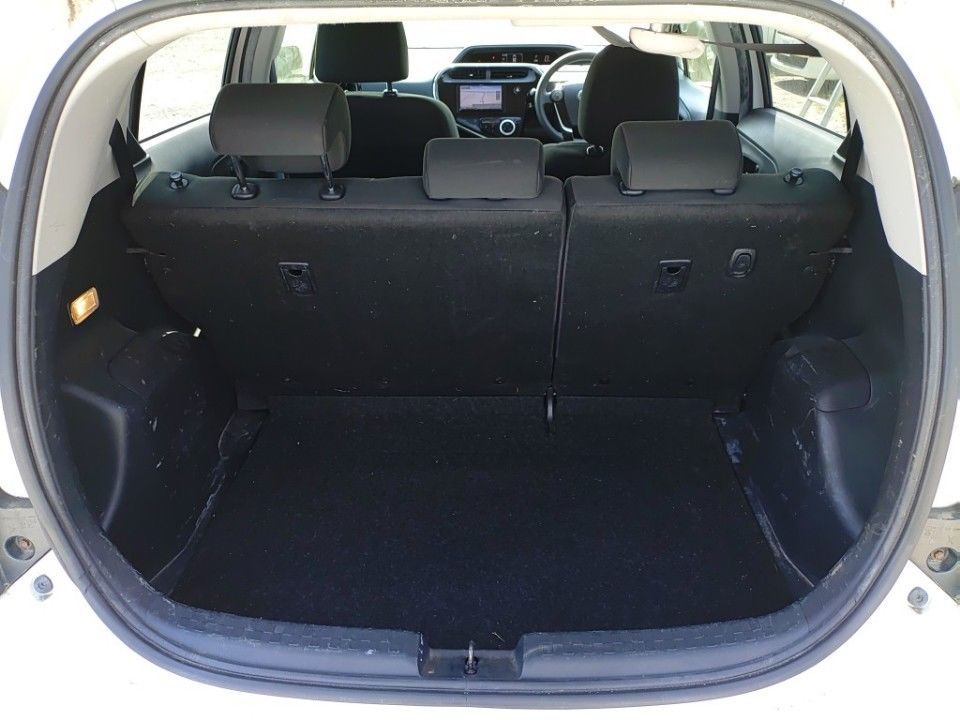 2017 Toyota Aqua auction photo 8