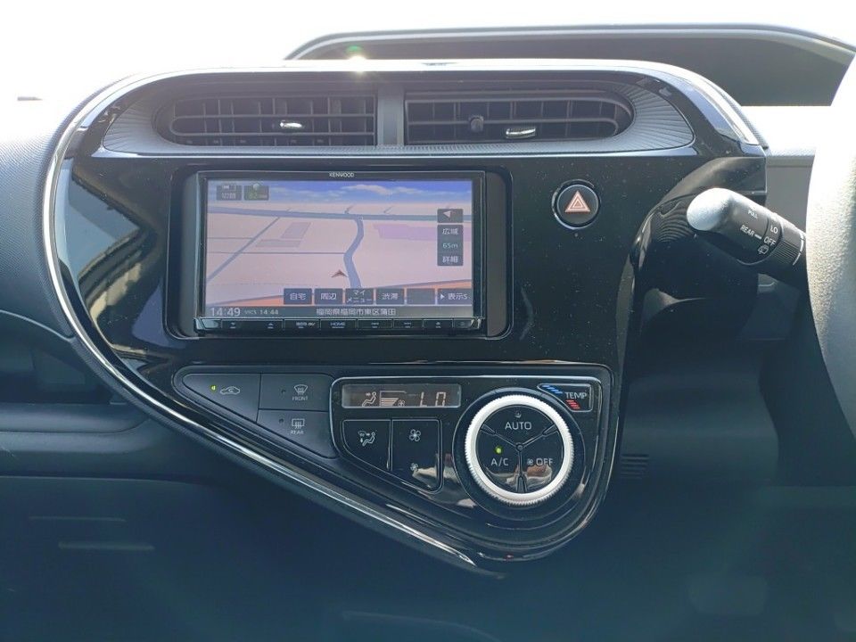 2017 Toyota Aqua auction photo 11