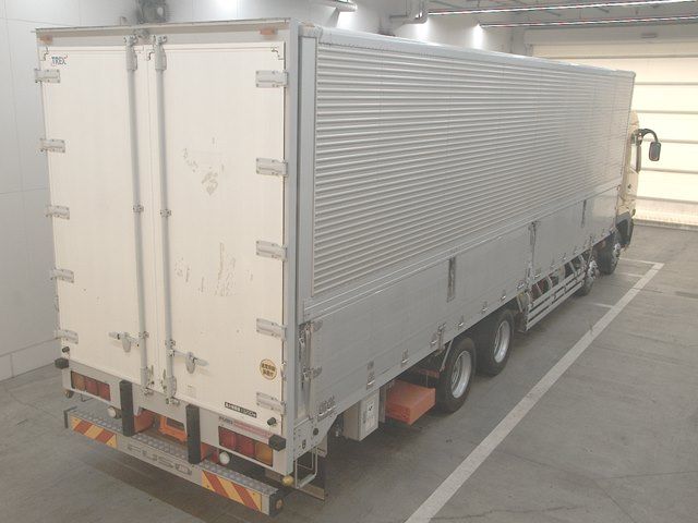2017 Mitsubishi Fuso Wing auction photo 2