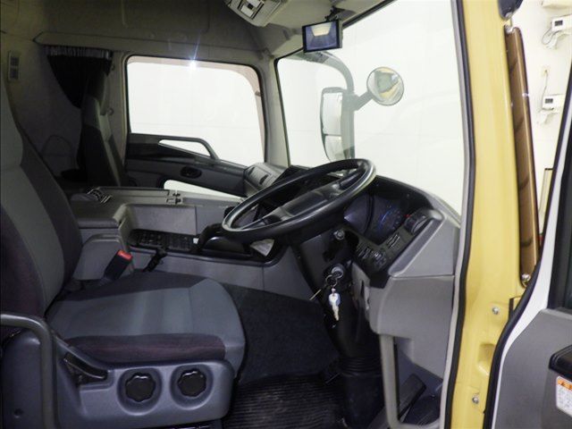 2017 Mitsubishi Fuso Wing auction photo 6