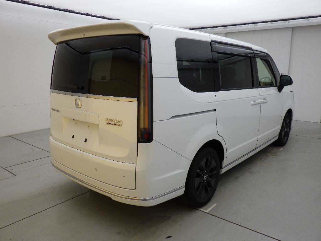 2023 Honda Stepwgn 4WD Premium Line auction photo 2