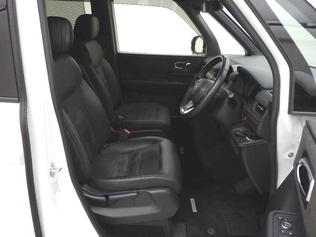 2023 Honda Stepwgn 4WD Premium Line auction photo 6