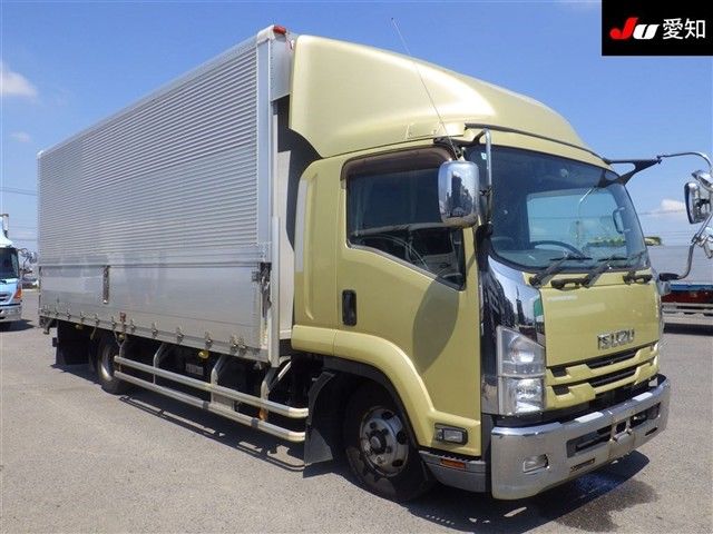 2020 Isuzu Forward Aluminum wing Japan auction vehicle