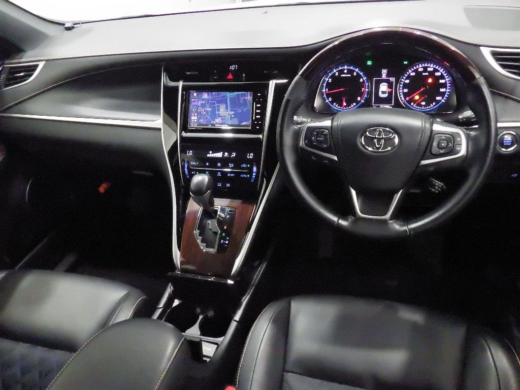 2017 Toyota Harrier プレミアム auction photo 3
