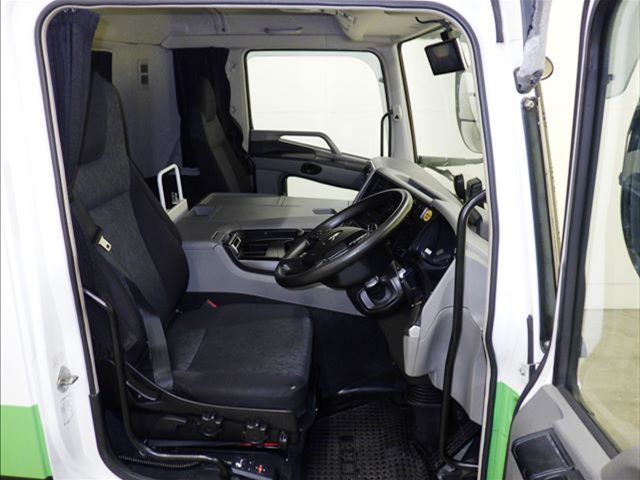 2020 Mitsubishi Fuso Wing auction photo 6