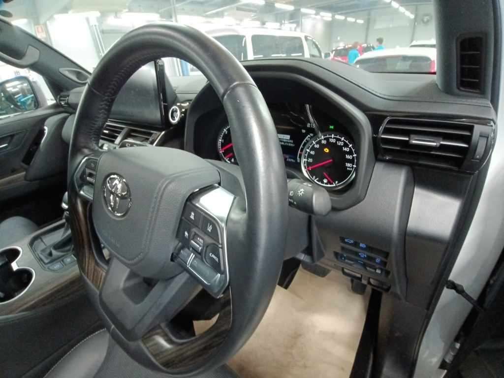 2021 Toyota Land Cruiser ZX 4WD auction photo 9