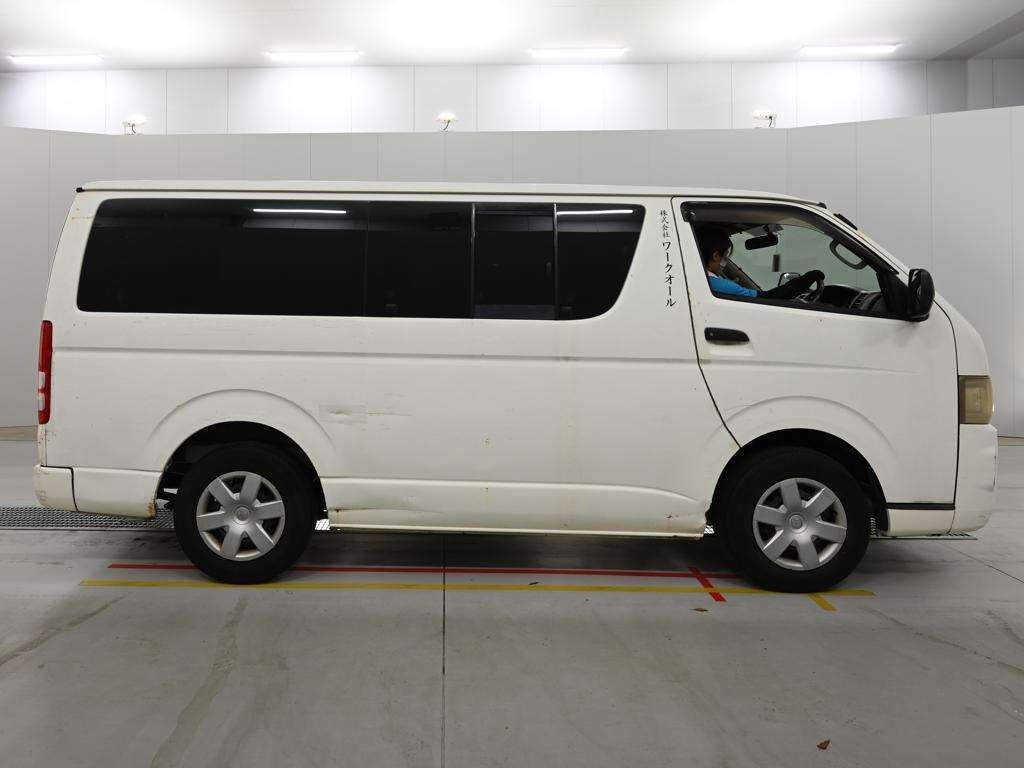 2004 Toyota Hiace ロングDX auction photo 3