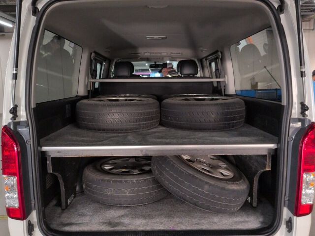 2018 Toyota Hiace L Super GL Dark 4WD auction photo 3