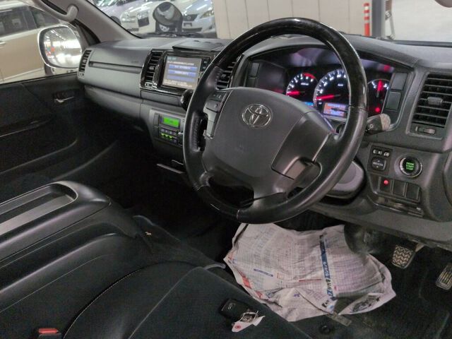 2018 Toyota Hiace L Super GL Dark 4WD auction photo 6