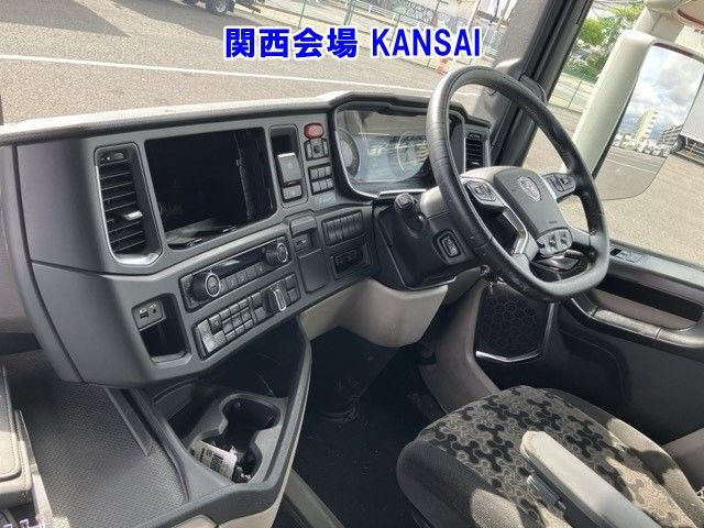 2021 Hino スカニア tractor auction photo 5