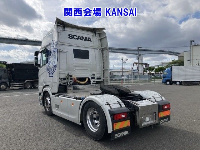 2021 Hino スカニア tractor auction photo 2