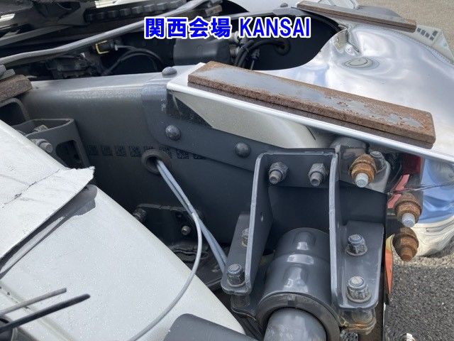 2021 Hino スカニア tractor auction photo 8