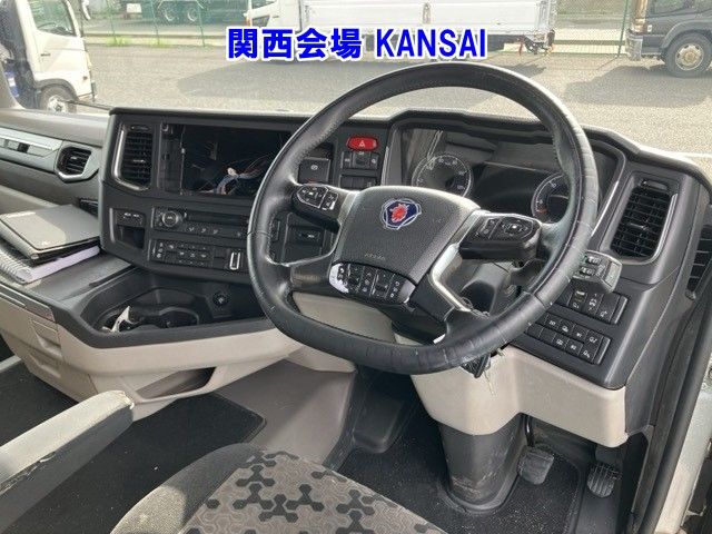 2021 Hino スカニア tractor auction photo 4