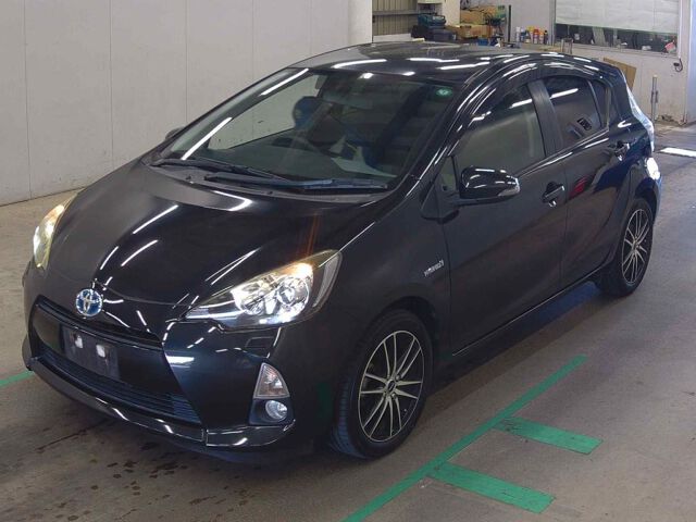 2013 Toyota Aqua S auction photo 4