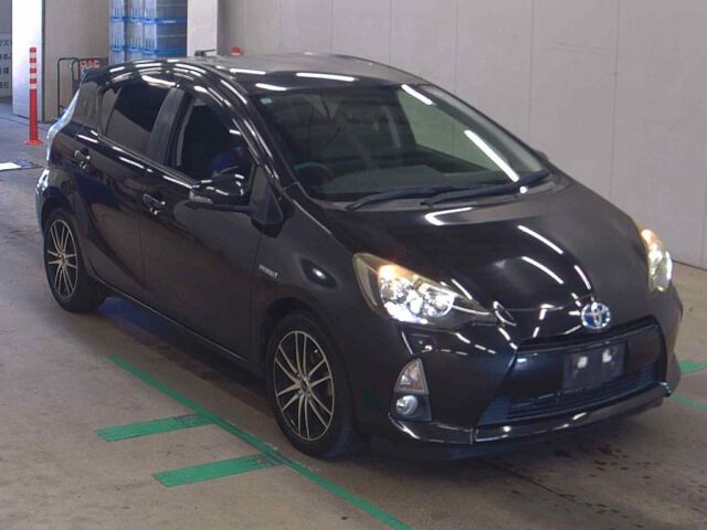 2013 Toyota Aqua S Japan auction vehicle