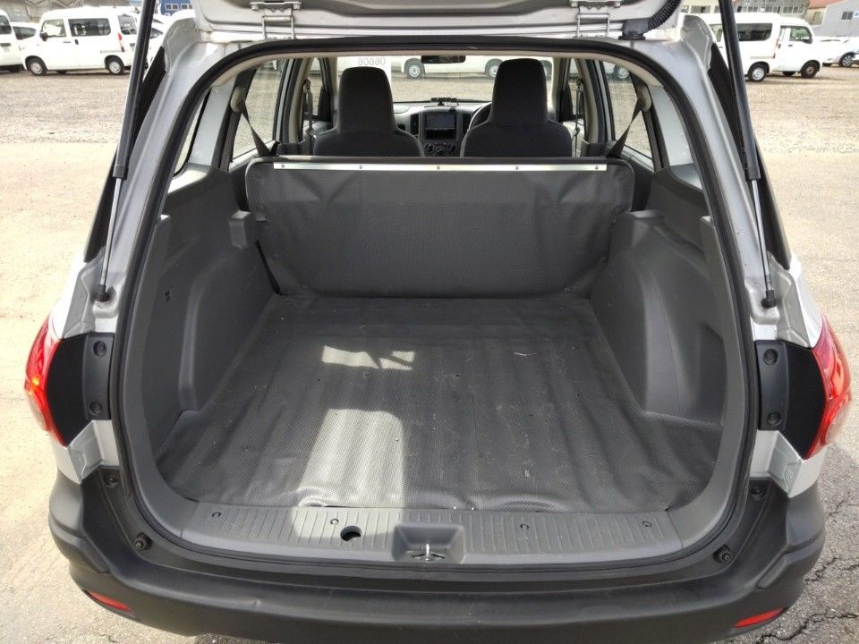 2021 Nissan AD auction photo 8