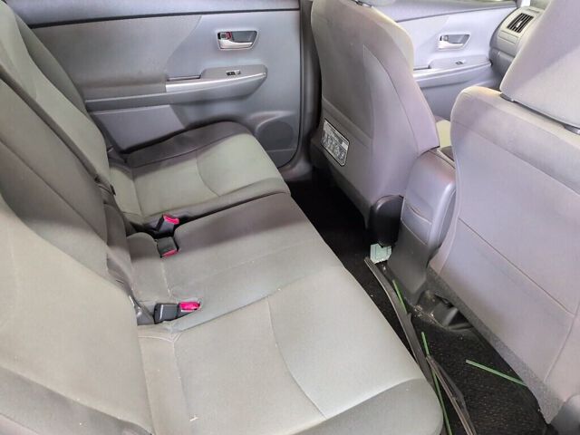 2014 Toyota Prius Alpha S Touring Selection auction photo 6