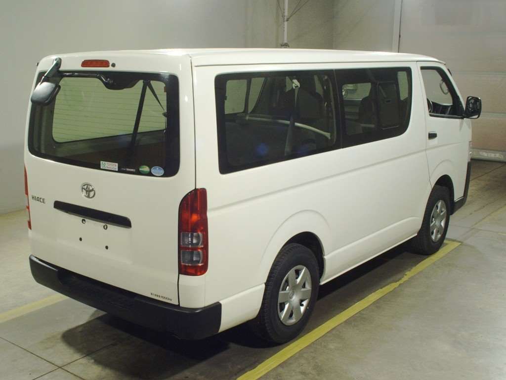 2020 Toyota Hiace DX 4WD auction photo 2