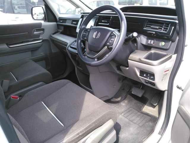 2020 Honda Stepwgn G Honda Sensing auction photo 3
