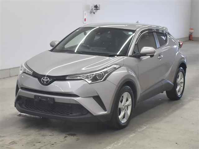 2017 Toyota C-HR S-T auction photo 4