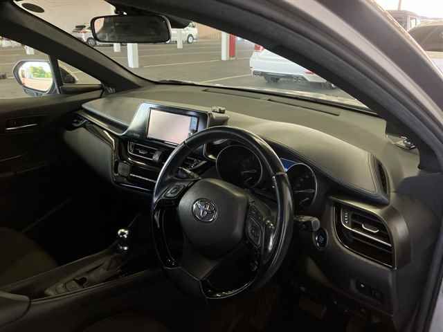 2017 Toyota C-HR S-T auction photo 3