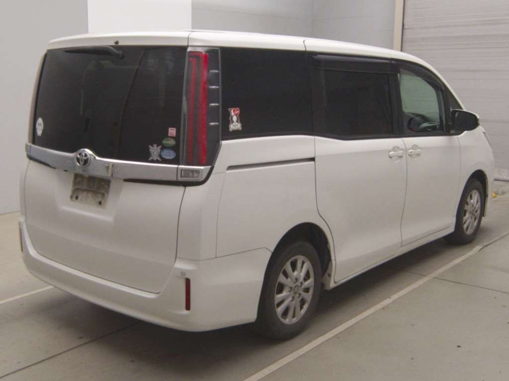 2018 Toyota Noah G auction photo 2